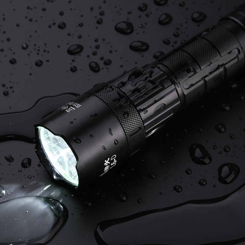 神火L6-D P50強光遠射手電筒圖片1 神火L6-D P50強光遠射手電筒圖片1