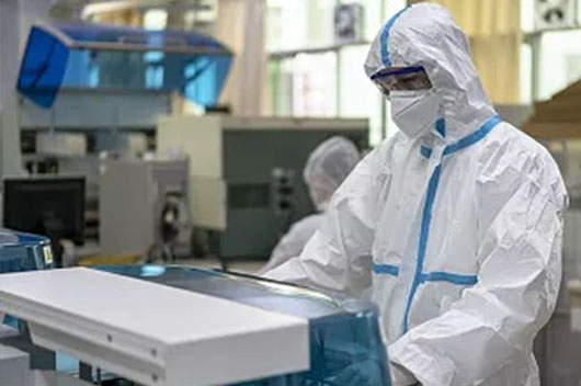 醫(yī)用防護(hù)服的材質(zhì)及使用注意事項