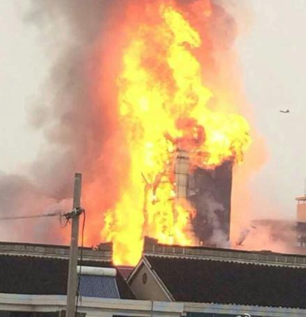 江蘇如皋雙馬化工廠發生爆炸現場圖2