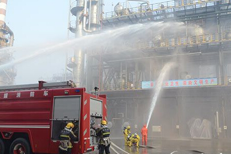 火災(zāi)高危單位進(jìn)行實際消防演練