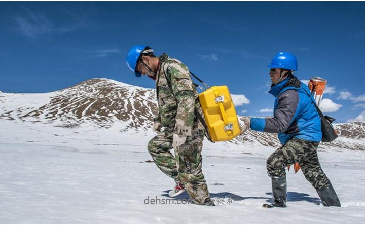 低溫環(huán)境穿防寒服戶(hù)外作業(yè)
